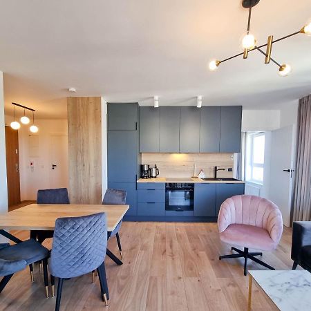 Апартаменты Visit Baltic - Sun Towers -2 Sypialnie - Parking Inklusive Свиноуйсьце Экстерьер фото