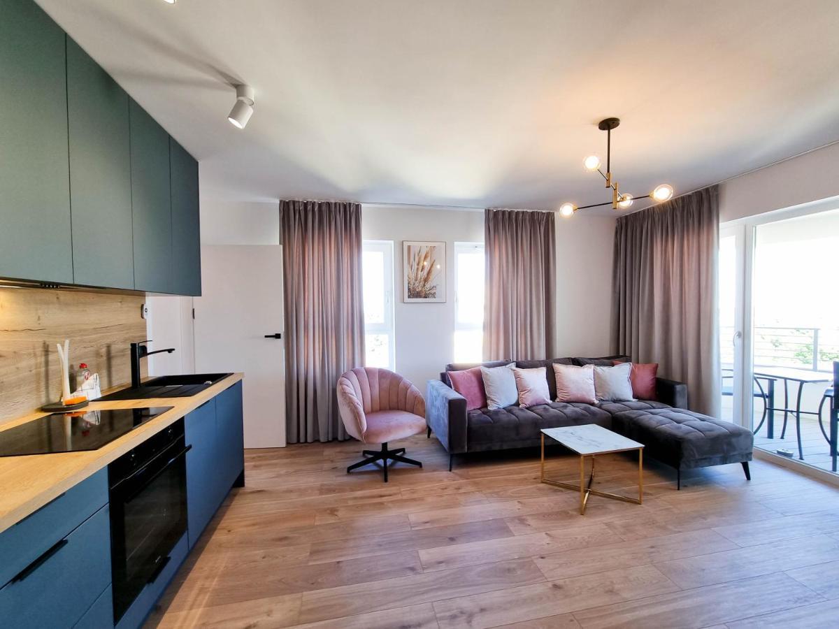 Апартаменты Visit Baltic - Sun Towers -2 Sypialnie - Parking Inklusive Свиноуйсьце Экстерьер фото