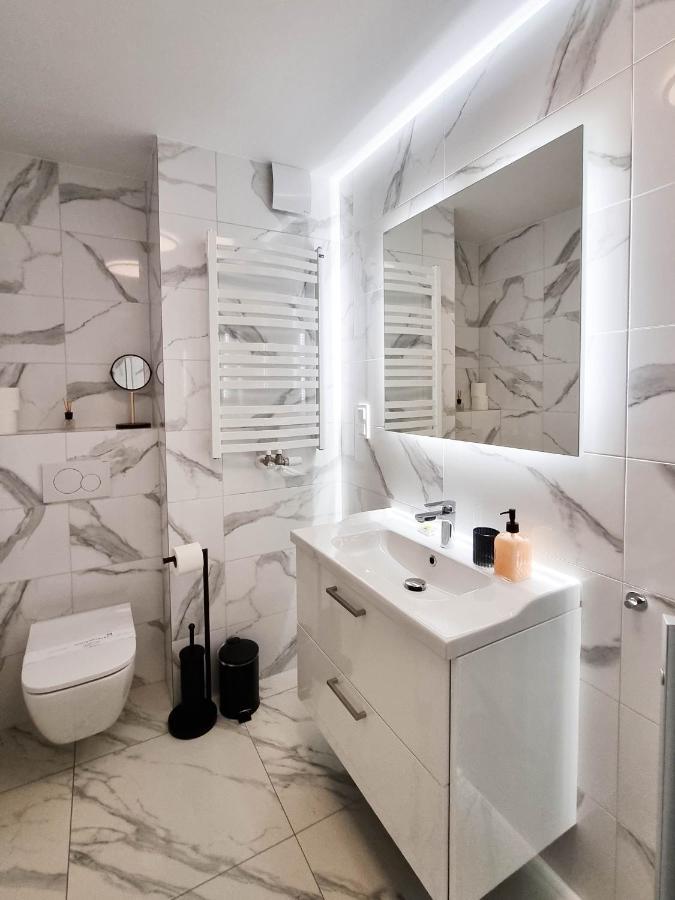 Апартаменты Visit Baltic - Sun Towers -2 Sypialnie - Parking Inklusive Свиноуйсьце Экстерьер фото